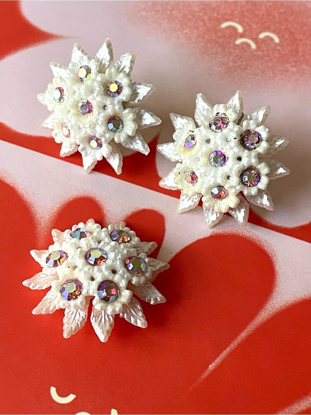 Vintage Pearlized Plastic & Pink Ab Crystal Flower Screwback Earrings & Pendant View 2